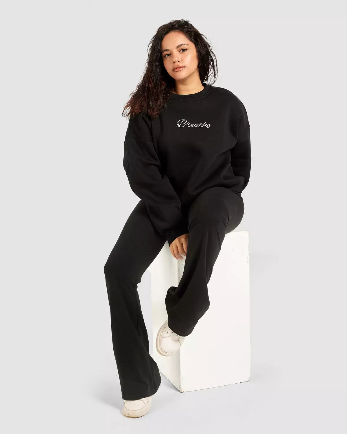 Cut it Sweatshirt in Black