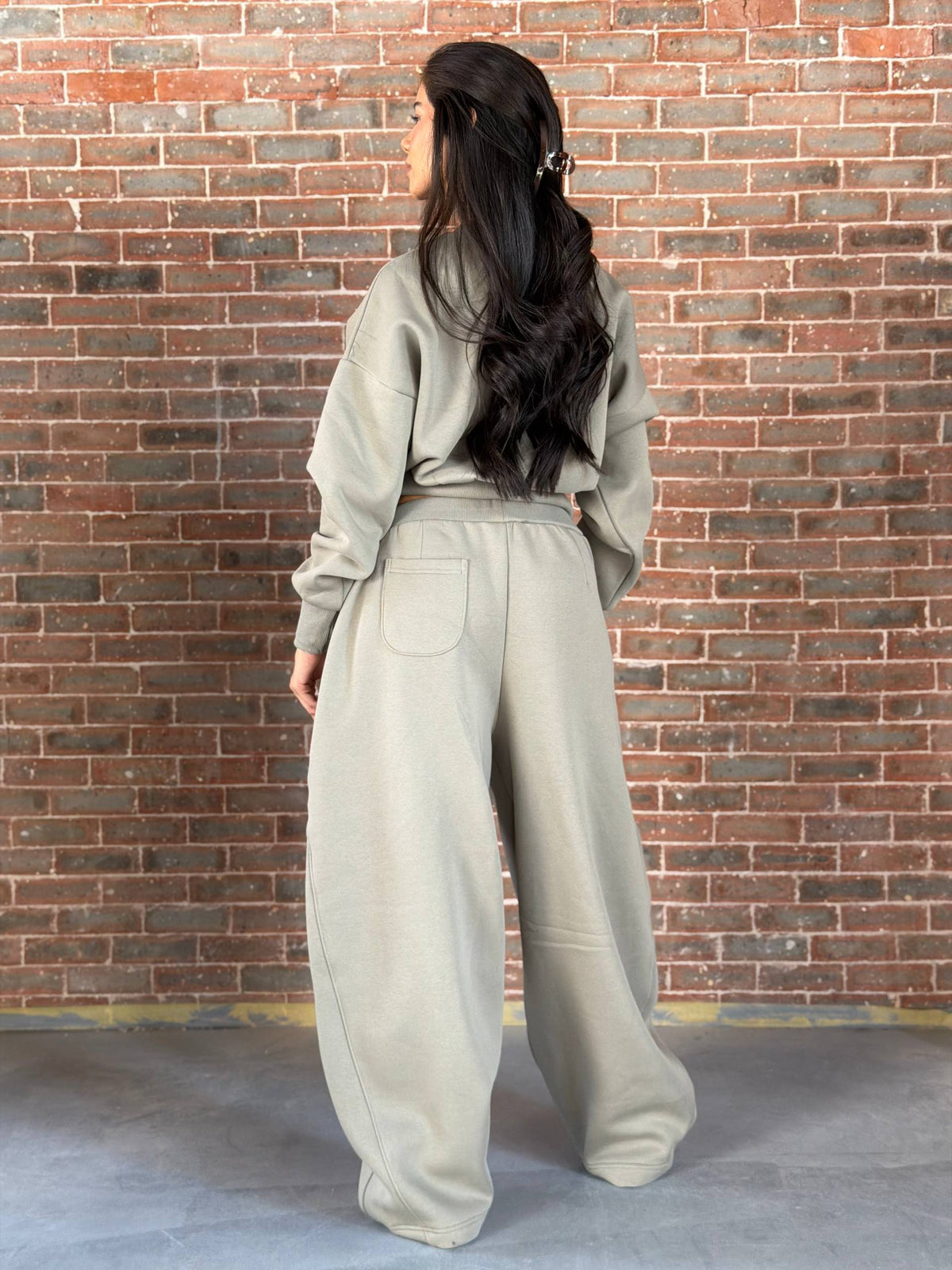 The Everyday Set in light olive